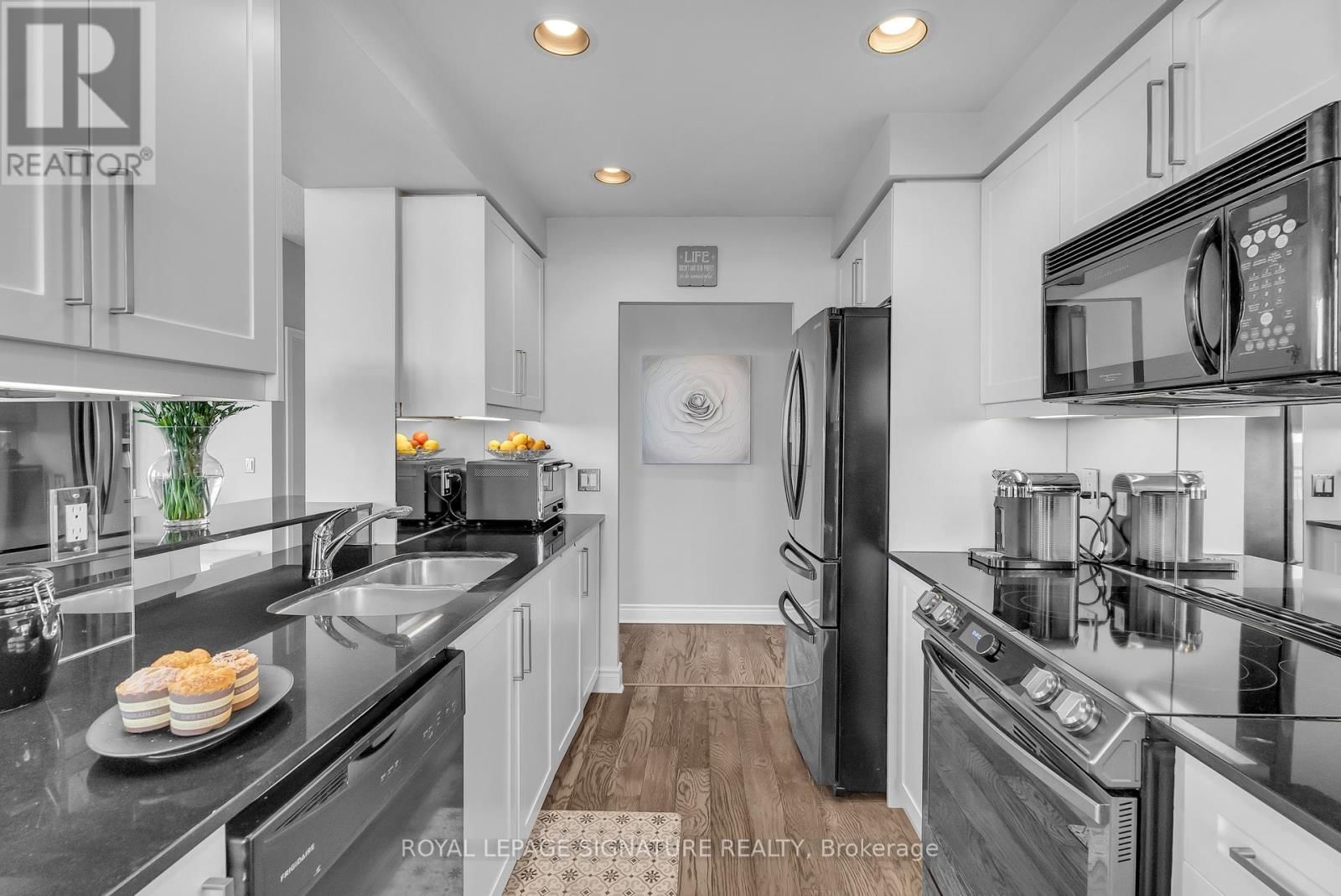 905 - 1101 LESLIE STREET Image 9