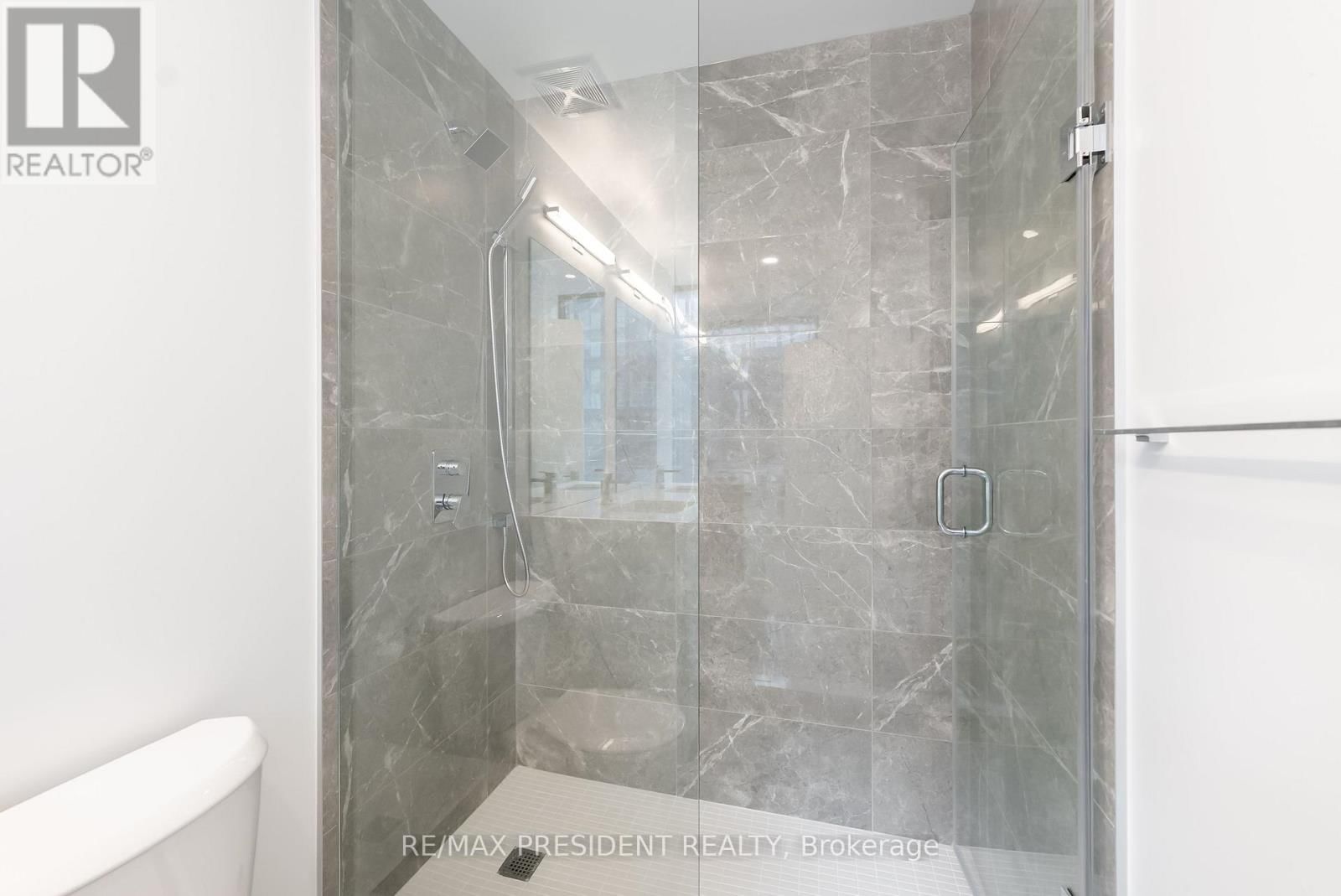 402 - 284 KING STREET EAST Image 21