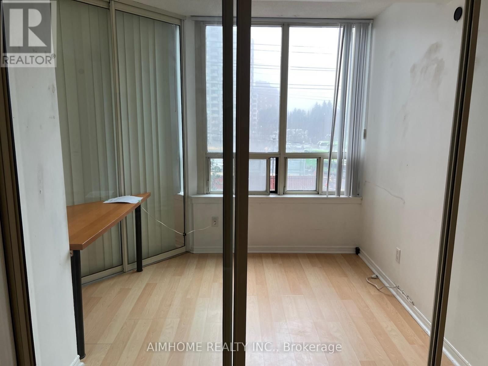 310 - 7 BISHOP AVENUE Image 15