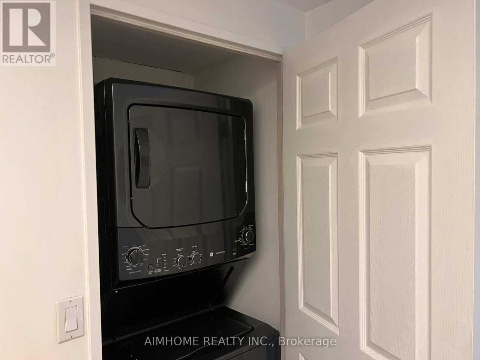 310 - 7 BISHOP AVENUE Image 19