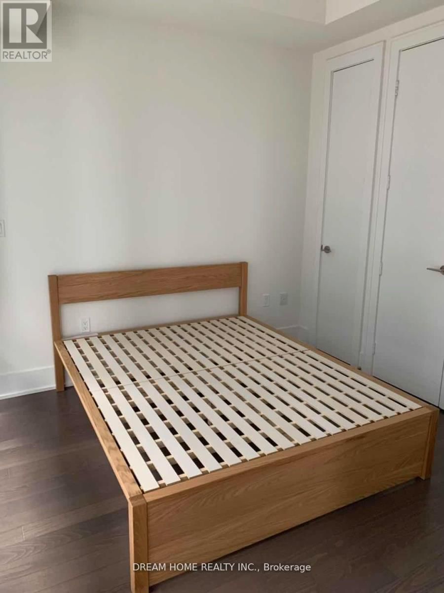 305 - 39 QUEENS QUAY EAST Image 6