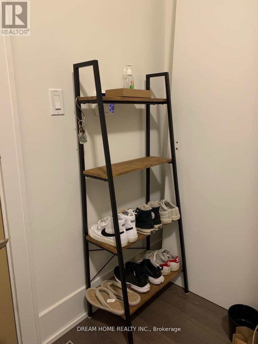 305 - 39 QUEENS QUAY EAST Image 8