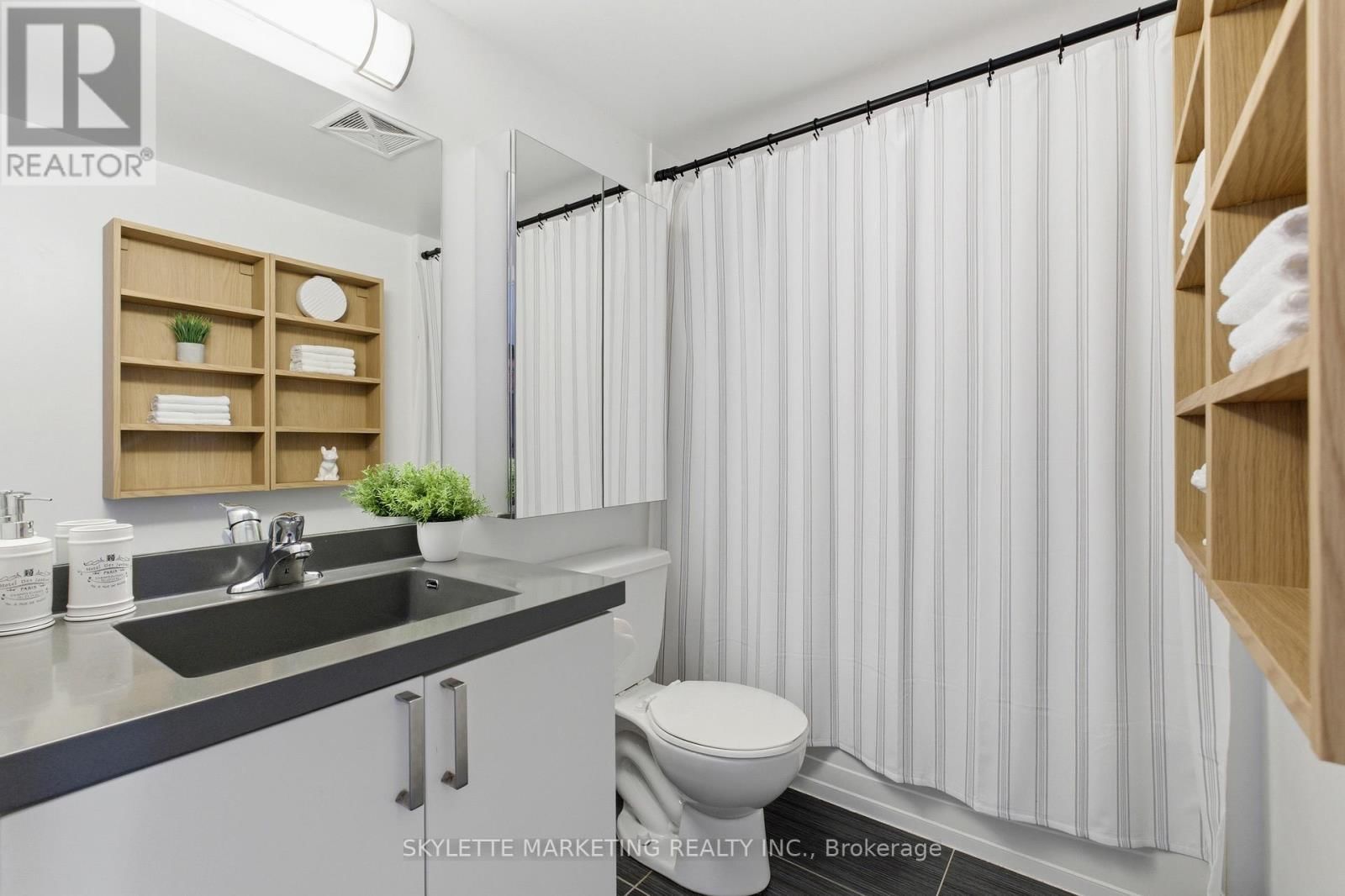 701 - 801 SHEPPARD AVENUE WEST Image 22