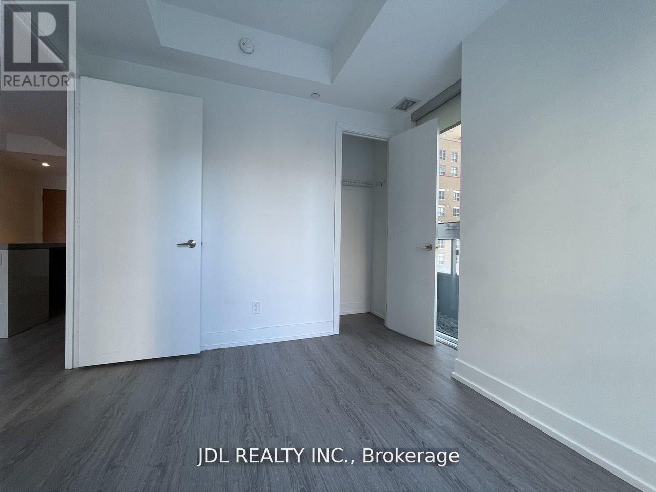 905 - 7 GRENVILLE STREET Image 12