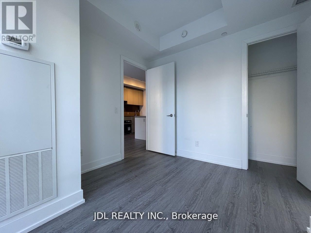 905 - 7 GRENVILLE STREET Image 13