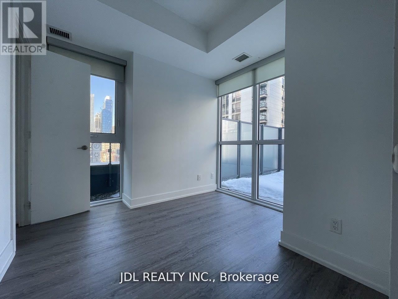 905 - 7 GRENVILLE STREET Image 14