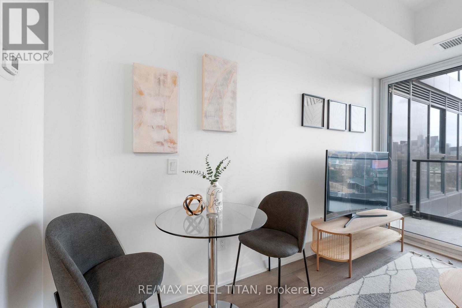 612 - 5 LAKEVIEW AVENUE Image 16