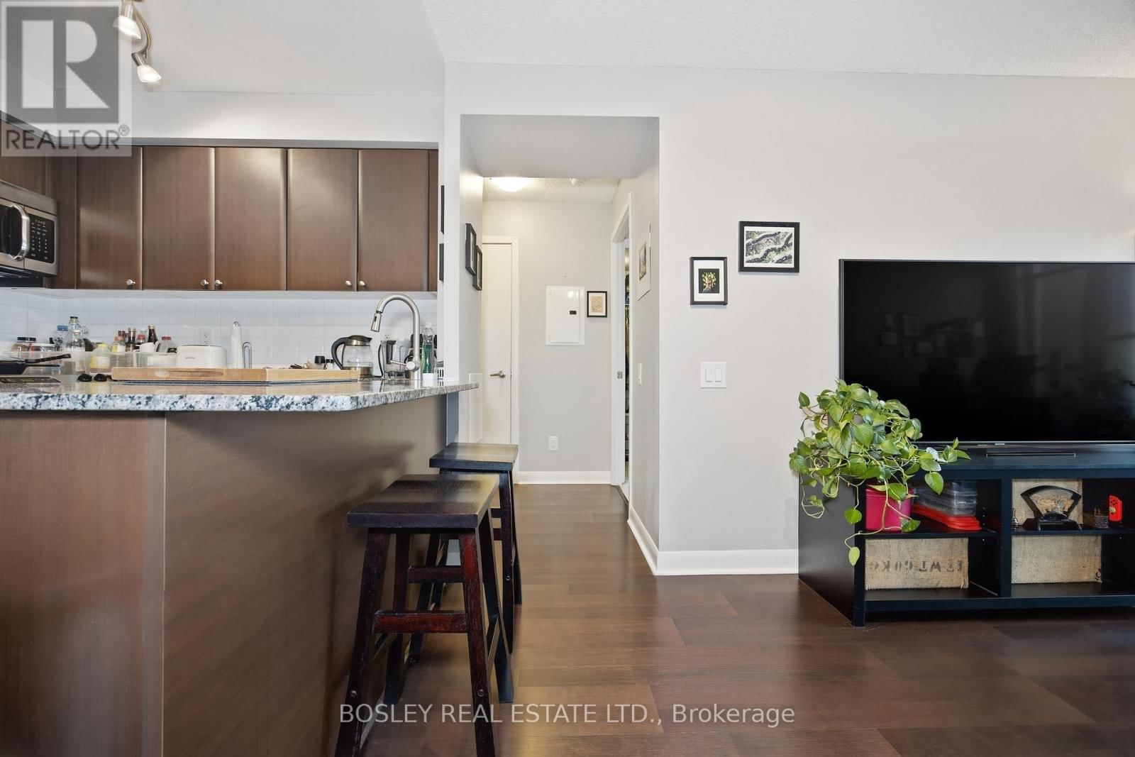 633 - 525 WILSON AVENUE Image 17