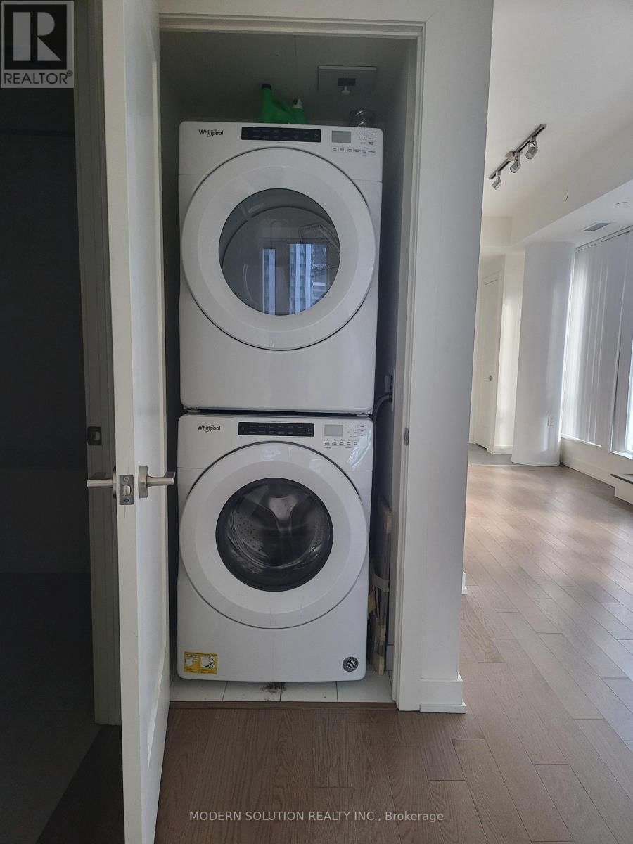 1515 - 330 RICHMOND STREET WEST Image 16