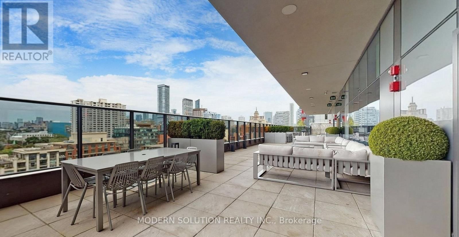 1515 - 330 RICHMOND STREET WEST Image 17