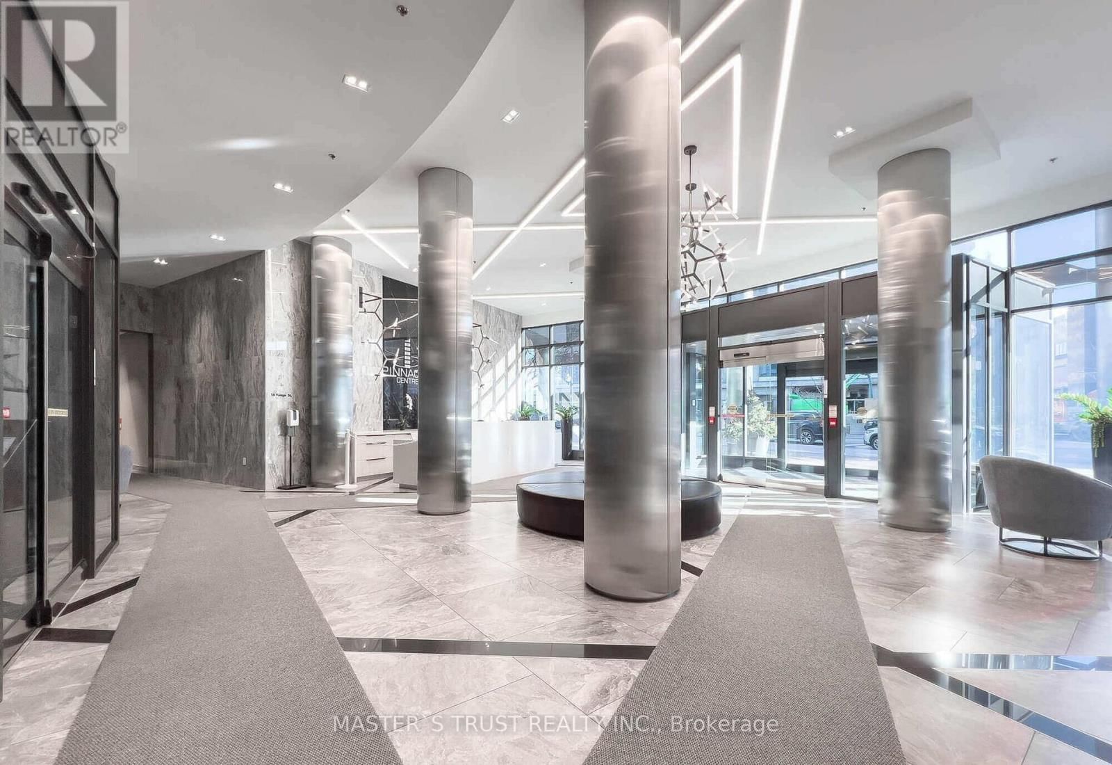 3007 - 16 YONGE STREET Image 3