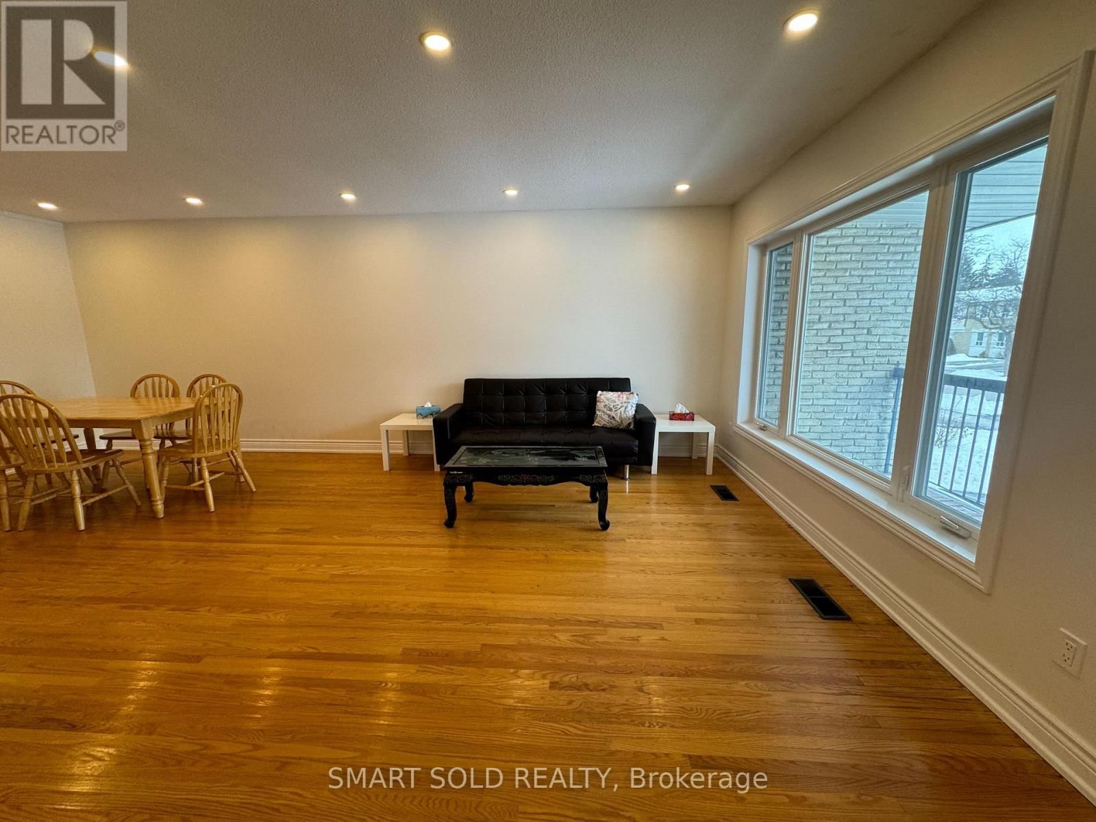 Upper - 20 BEDLE AVENUE Image 10