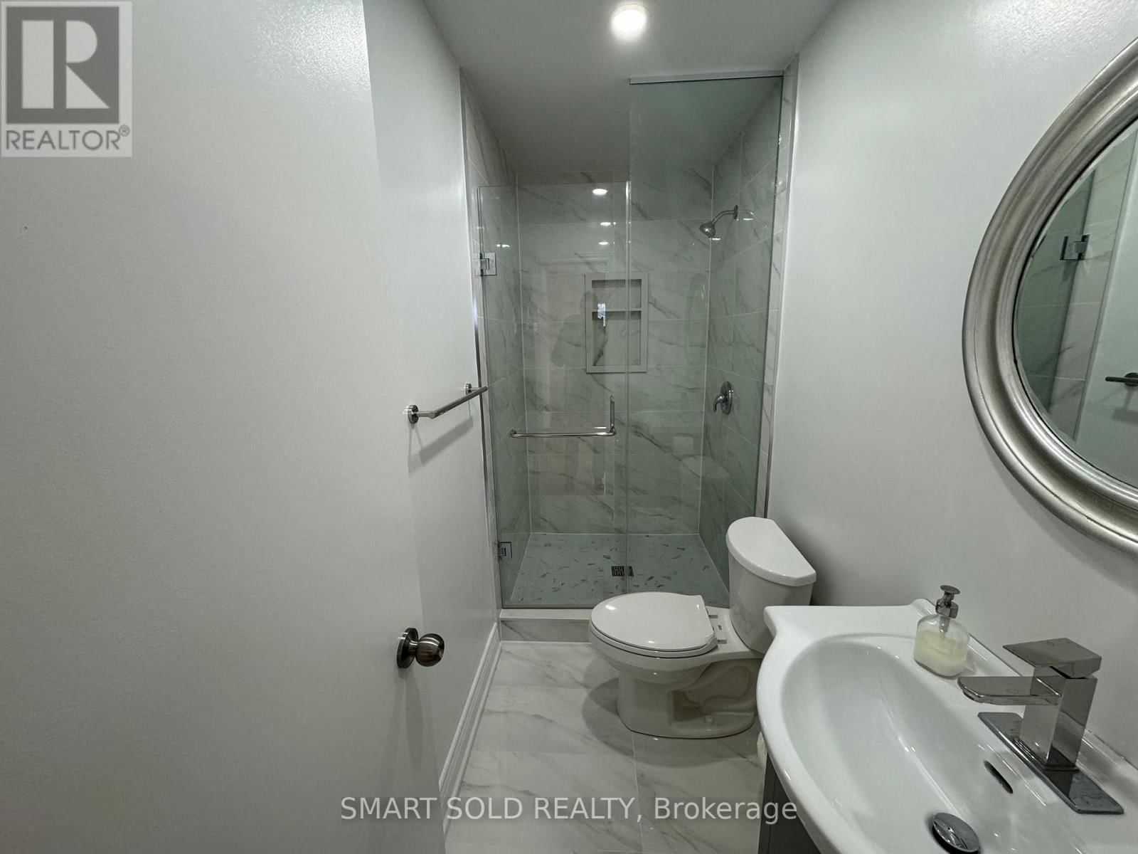 Upper - 20 BEDLE AVENUE Image 16