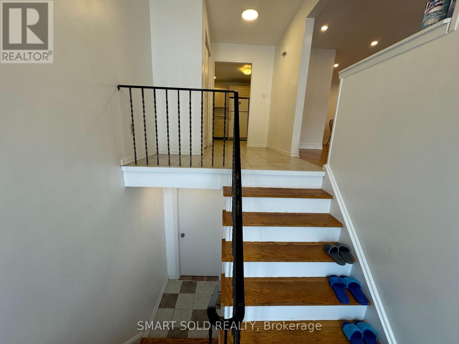 Upper - 20 BEDLE AVENUE Image 3