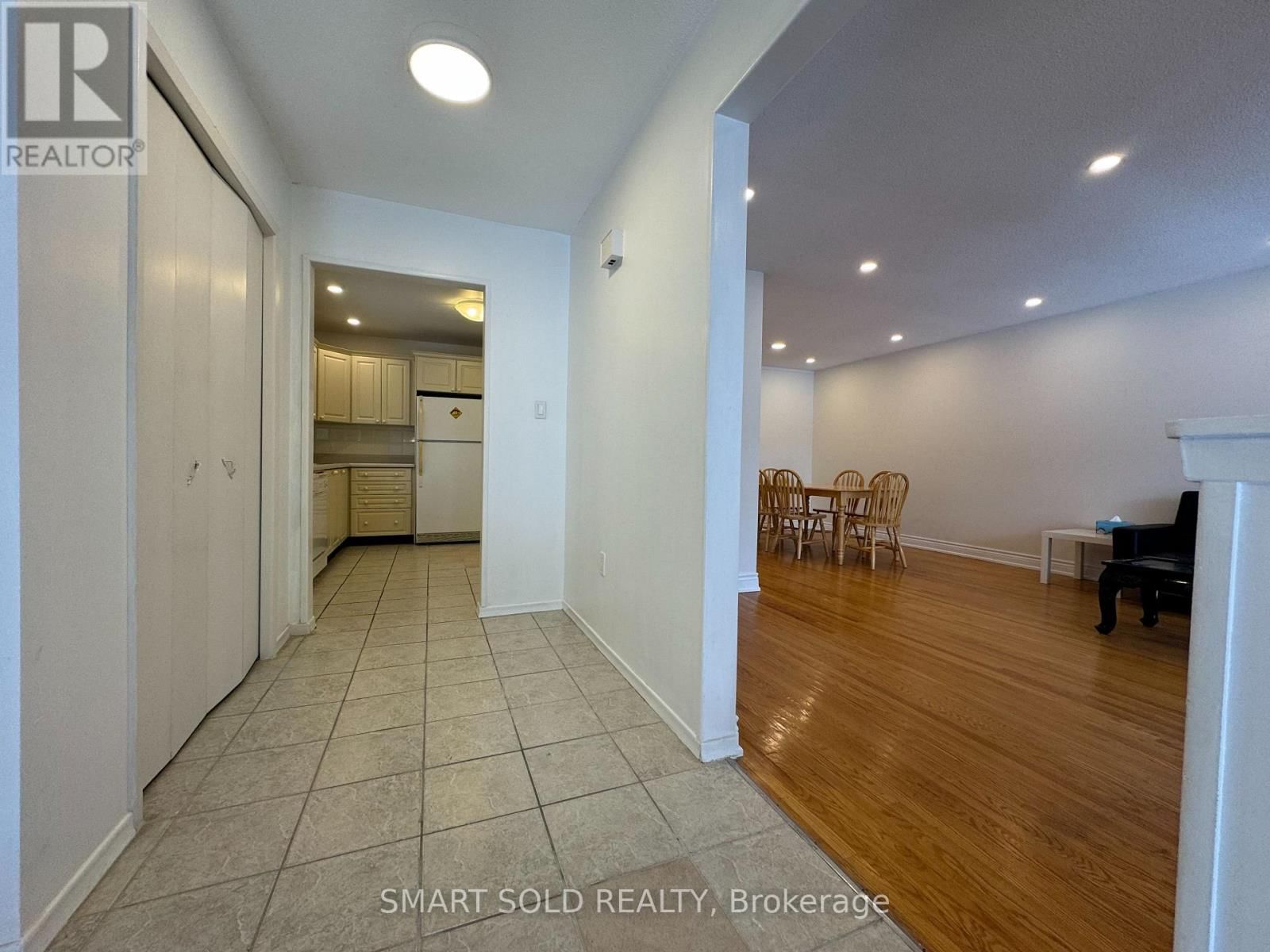 Upper - 20 BEDLE AVENUE Image 4