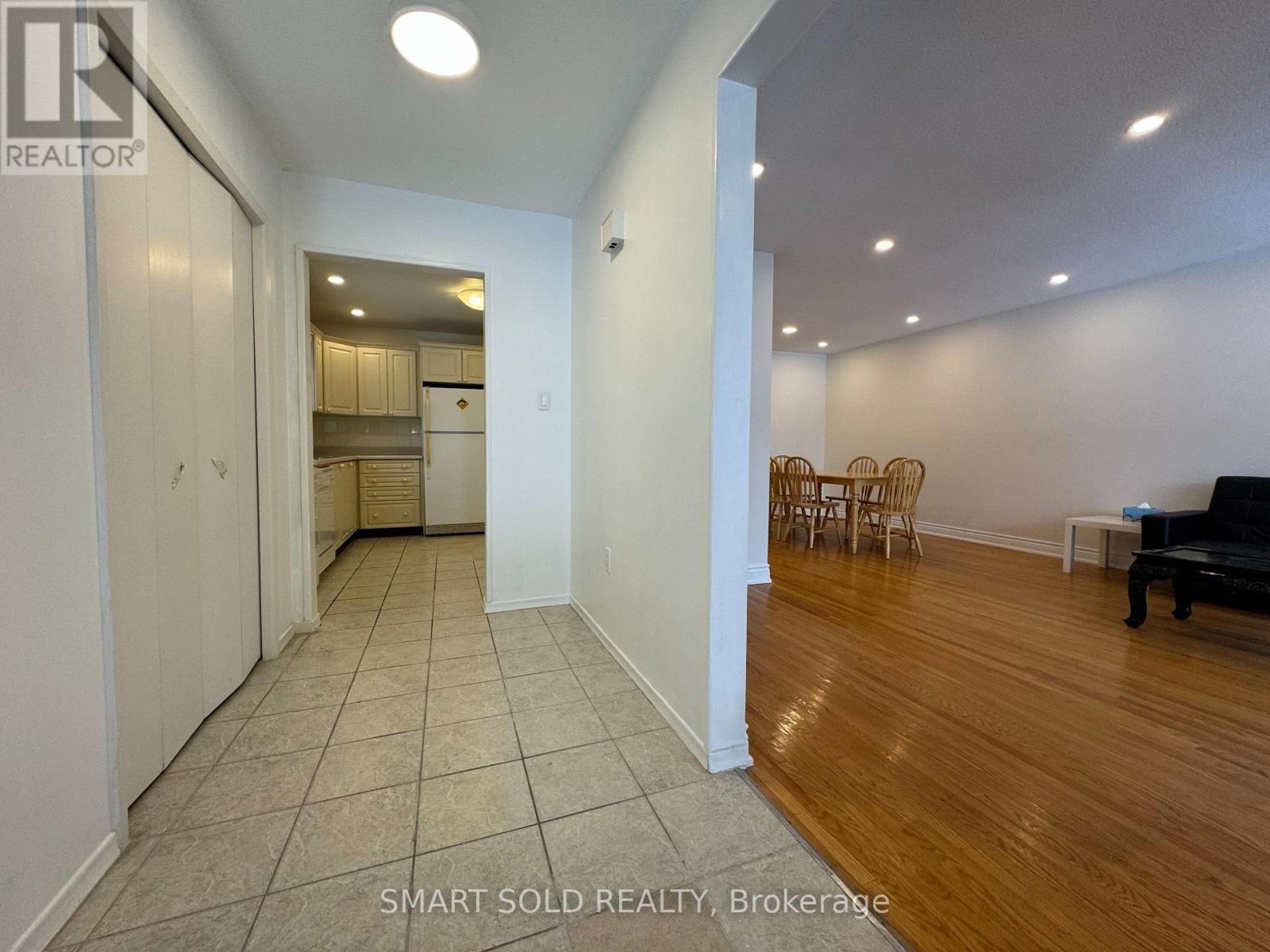 Upper - 20 BEDLE AVENUE Image 5