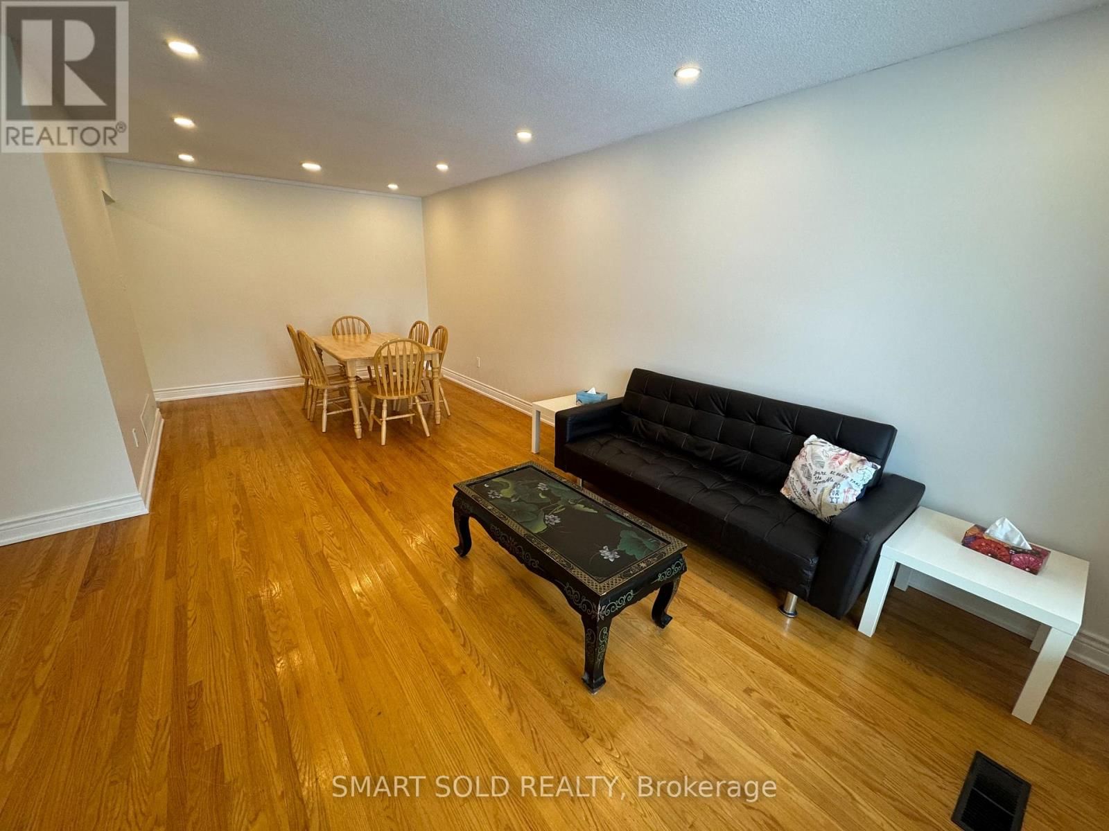 Upper - 20 BEDLE AVENUE Image 9