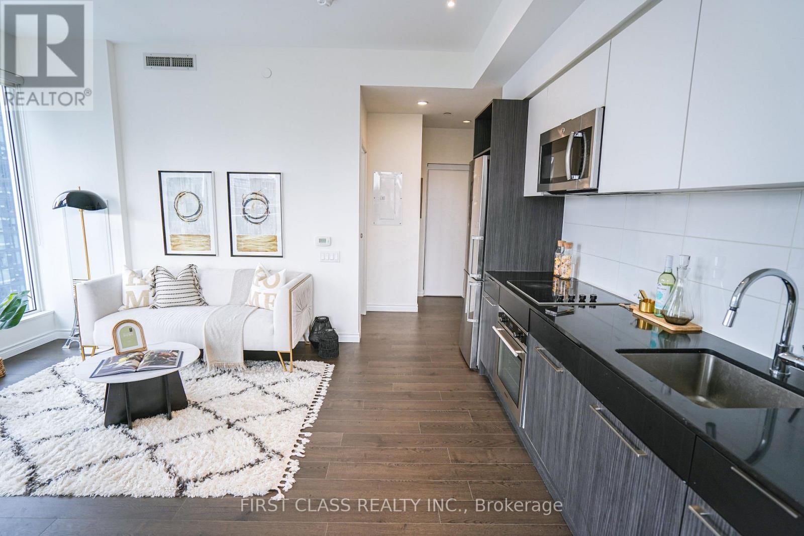 2010 - 68 SHUTER STREET Image 9