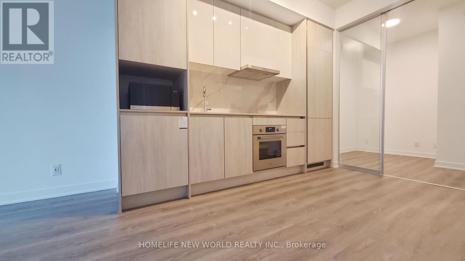 3009 - 180 FRONT STREET EAST Image 4