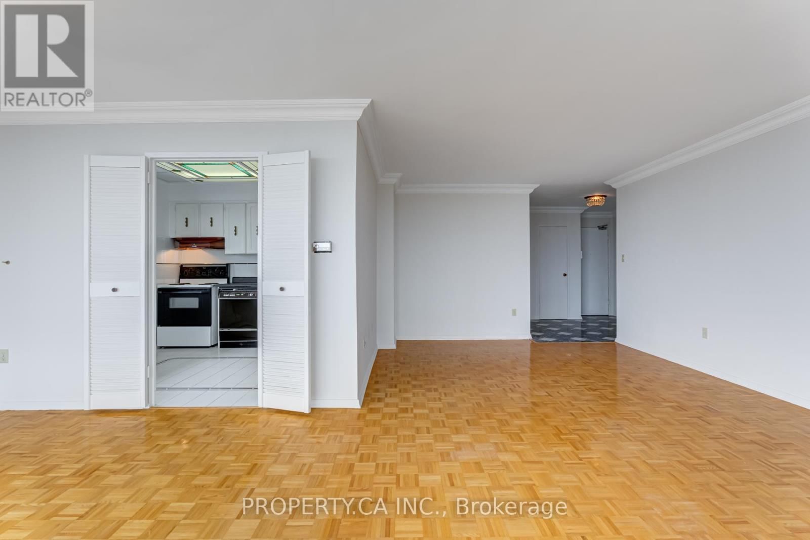 2606 - 135 ANTIBES DRIVE Image 10