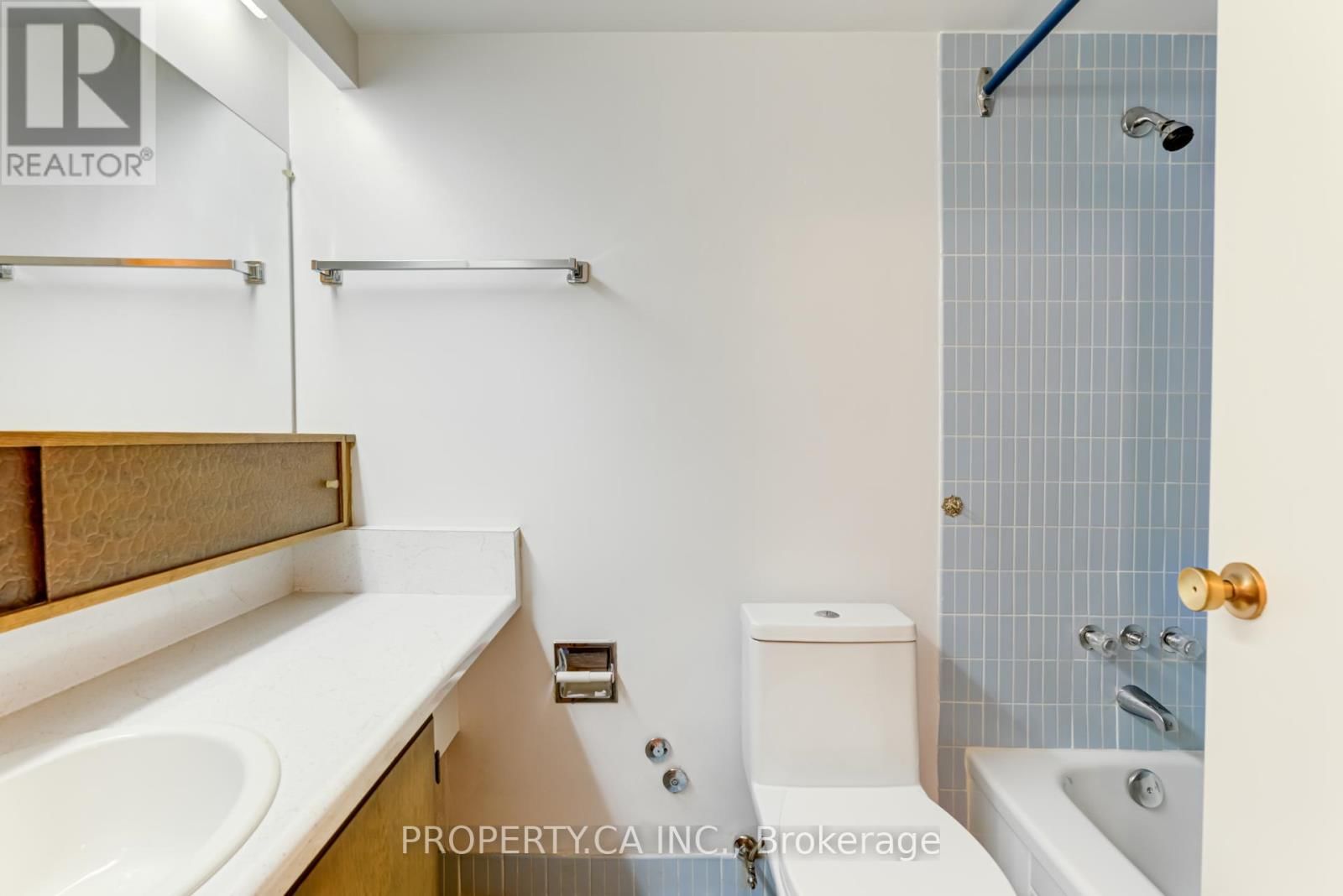 2606 - 135 ANTIBES DRIVE Image 19