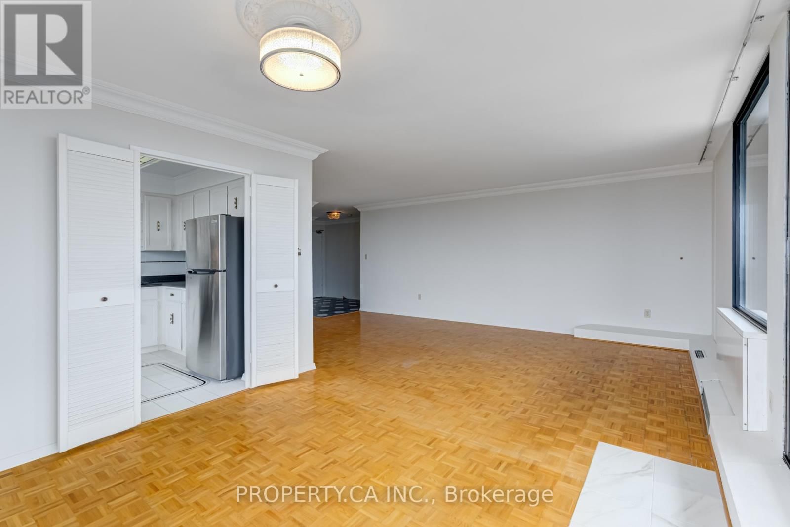 2606 - 135 ANTIBES DRIVE Image 8