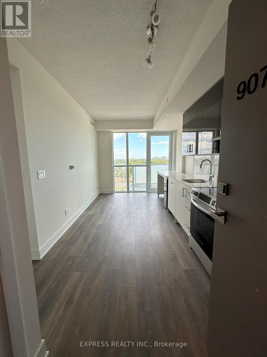 907 - 188 FAIRVIEW MALL DRIVE Image 2