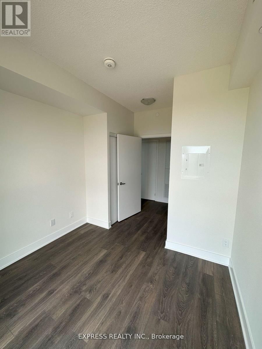 907 - 188 FAIRVIEW MALL DRIVE Image 21