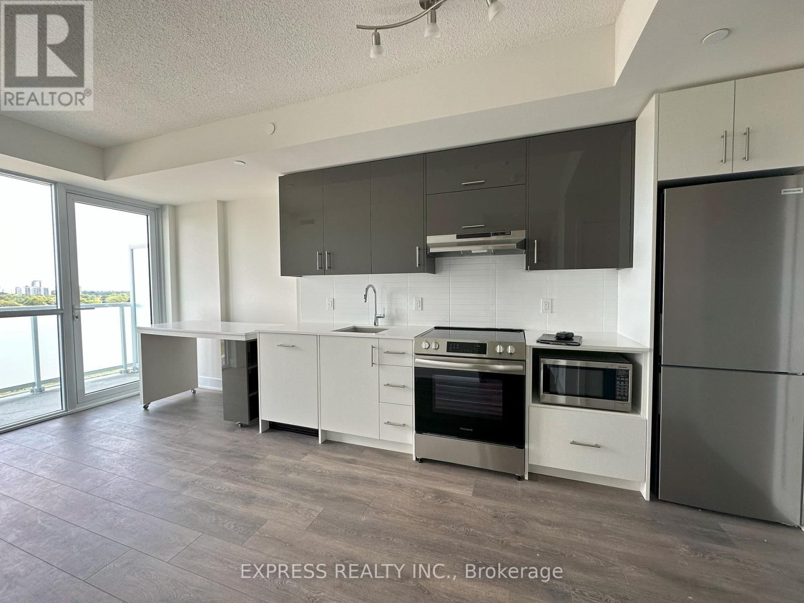 907 - 188 FAIRVIEW MALL DRIVE Image 4