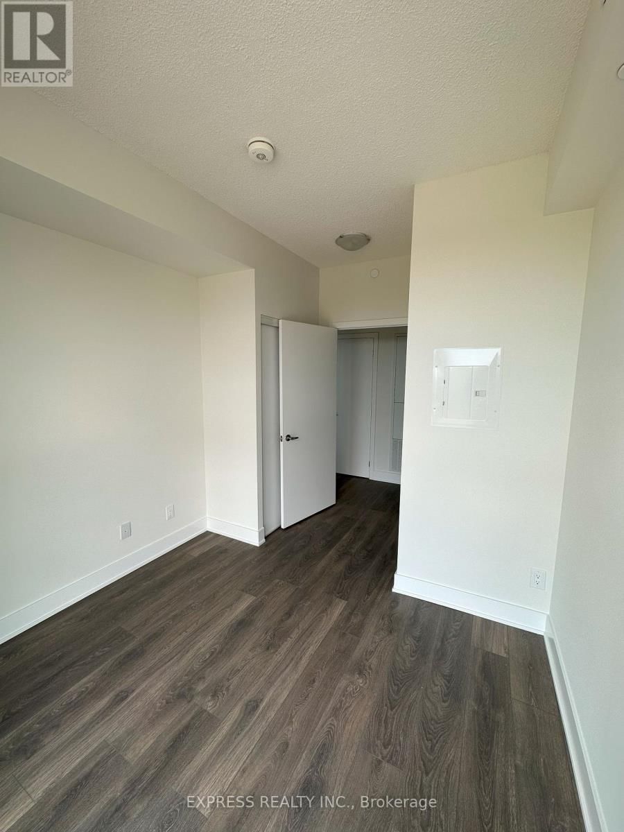 907 - 188 FAIRVIEW MALL DRIVE Image 6