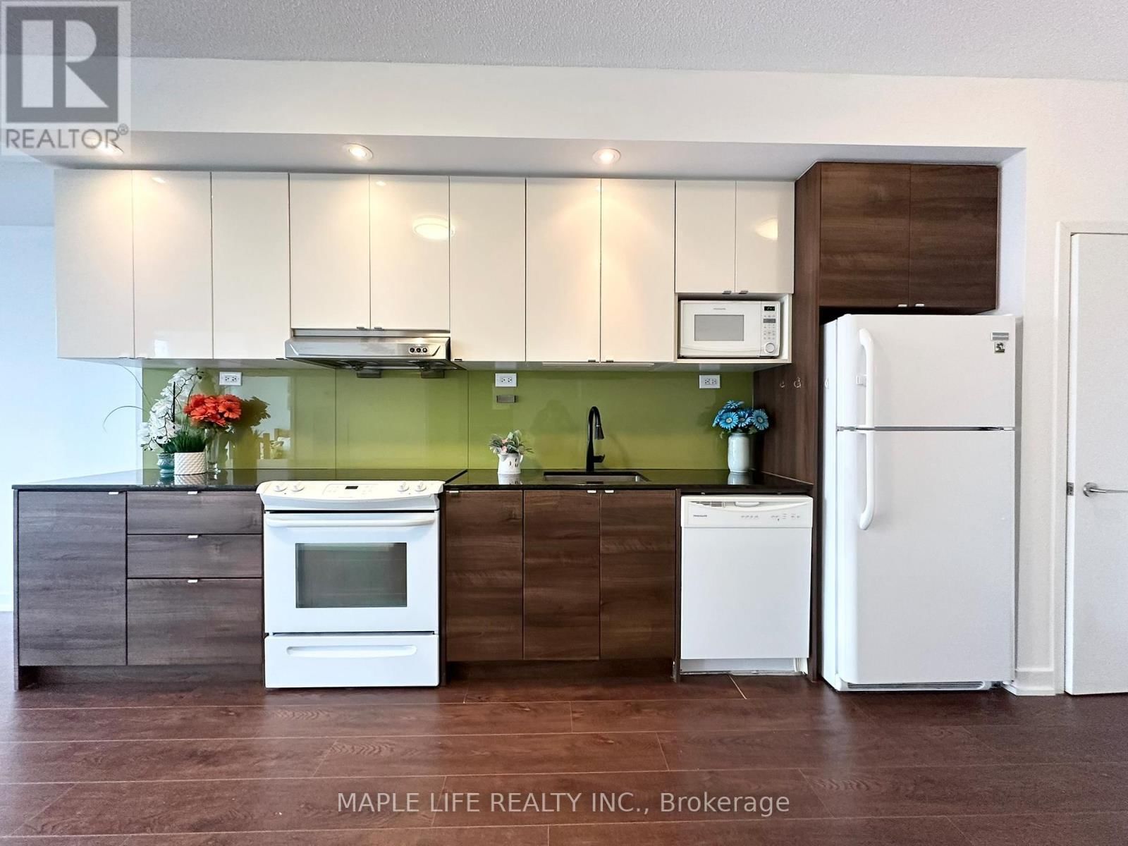 2502 - 121 MCMAHON DRIVE Image 4