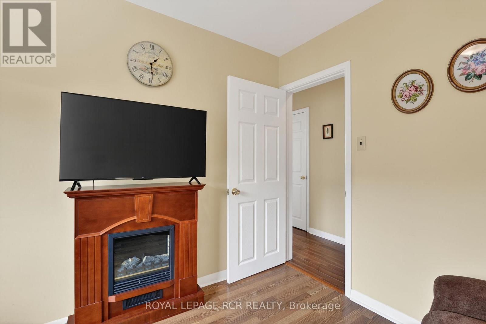 6 AILSA CRAIG COURT Image 22