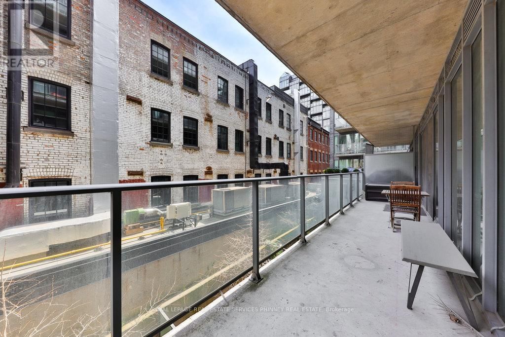 207 - 650 KING STREET WEST Image 17