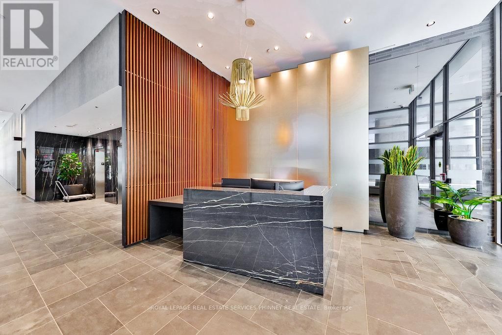 207 - 650 KING STREET WEST Image 2