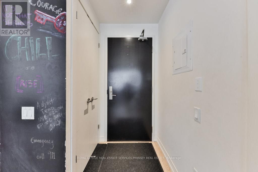 207 - 650 KING STREET WEST Image 3