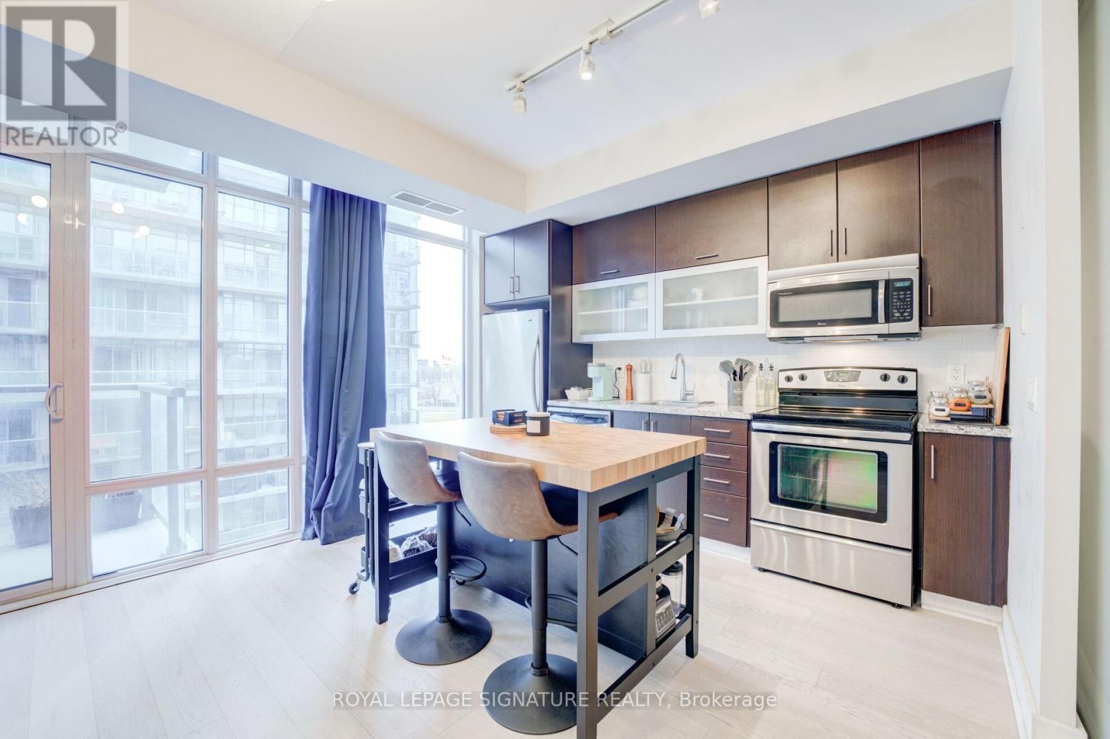 602 - 90 STADIUM ROAD Image 19