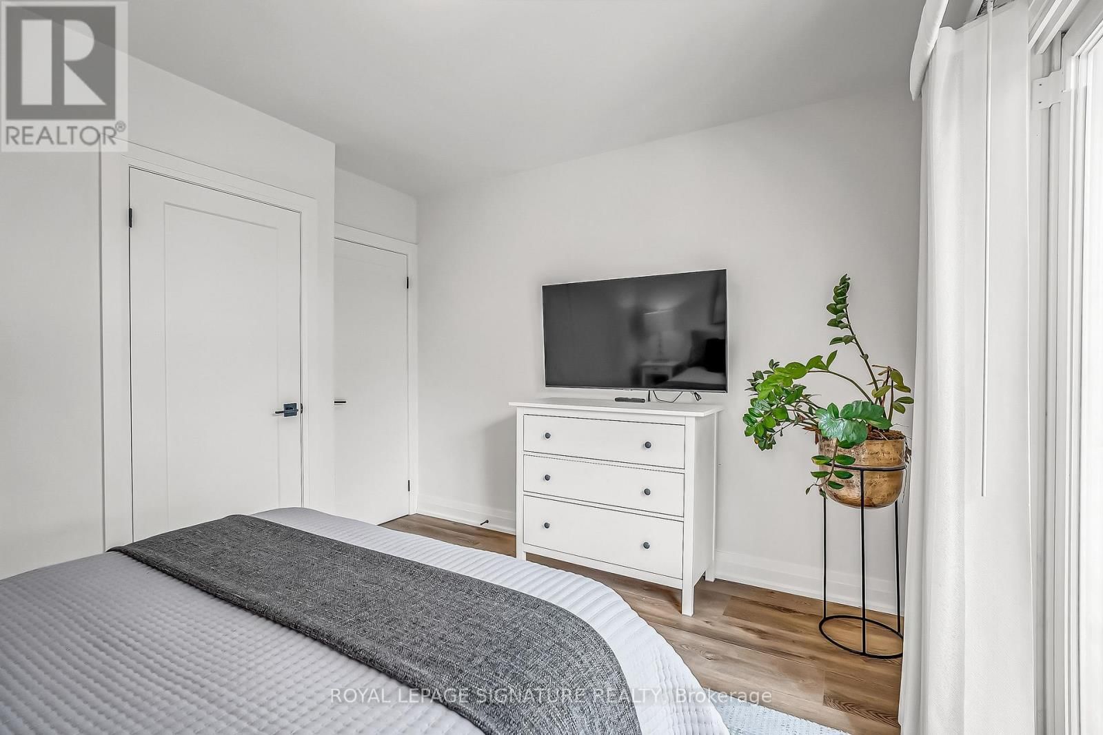 25 FENELON DRIVE Image 22