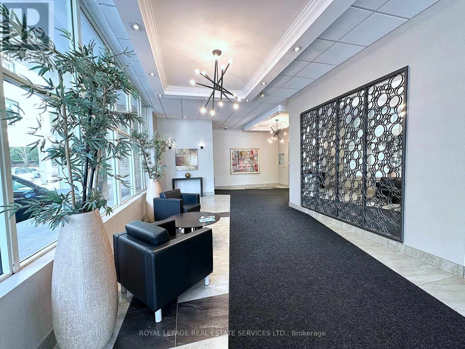 1001 - 565 AVENUE ROAD Image 2