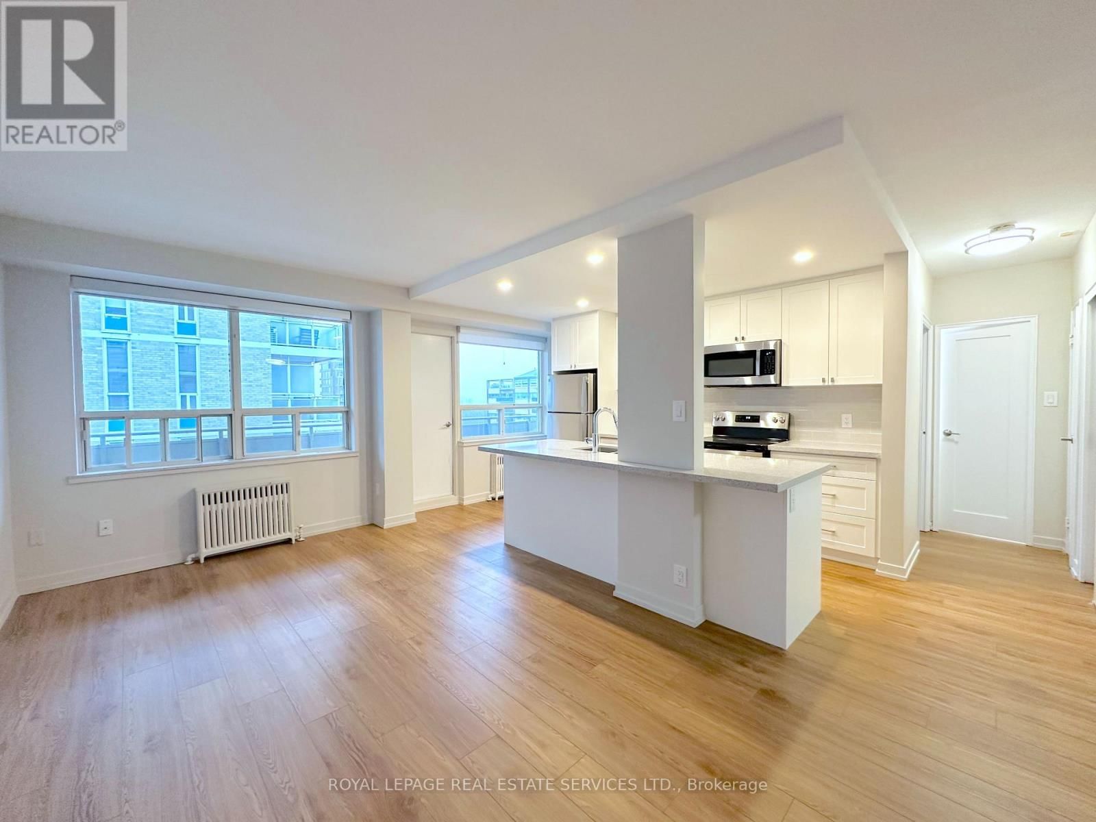 1001 - 565 AVENUE ROAD Image 3