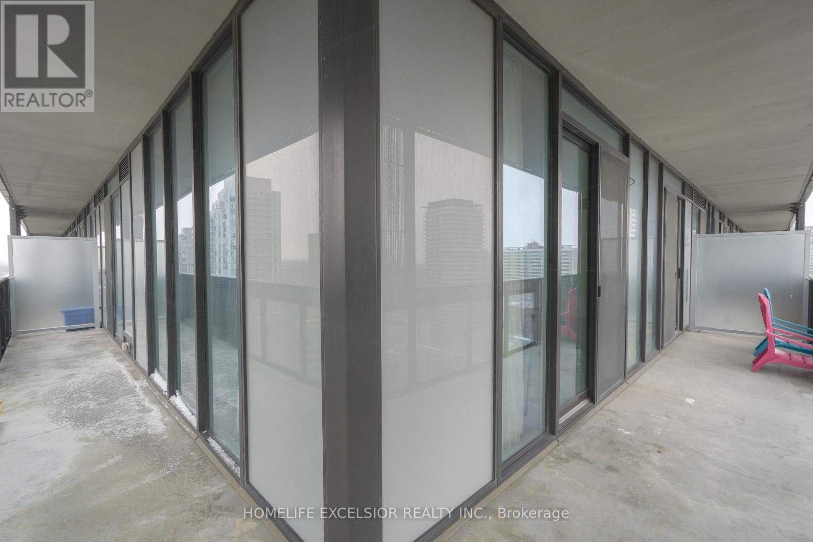 2002 - 8 EGLINTON AVENUE EAST Image 27