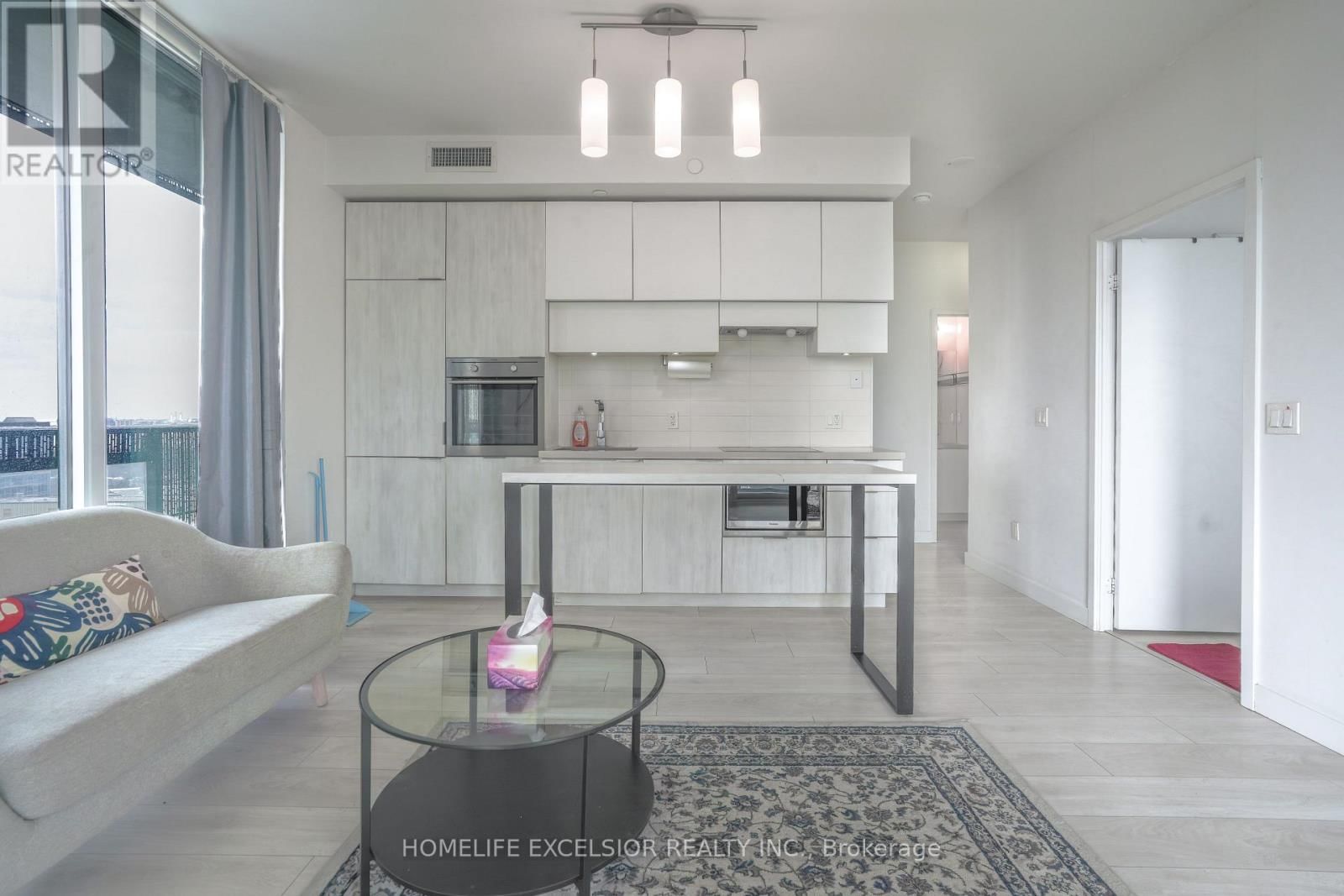 2002 - 8 EGLINTON AVENUE EAST Image 9