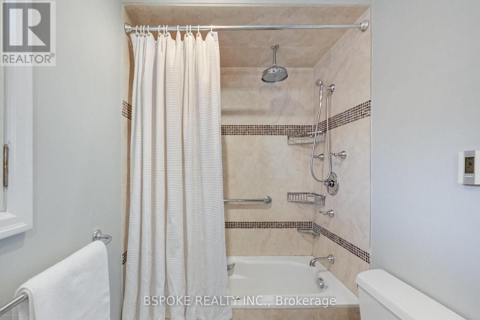 3 - 7 WARWICK AVENUE Image 20