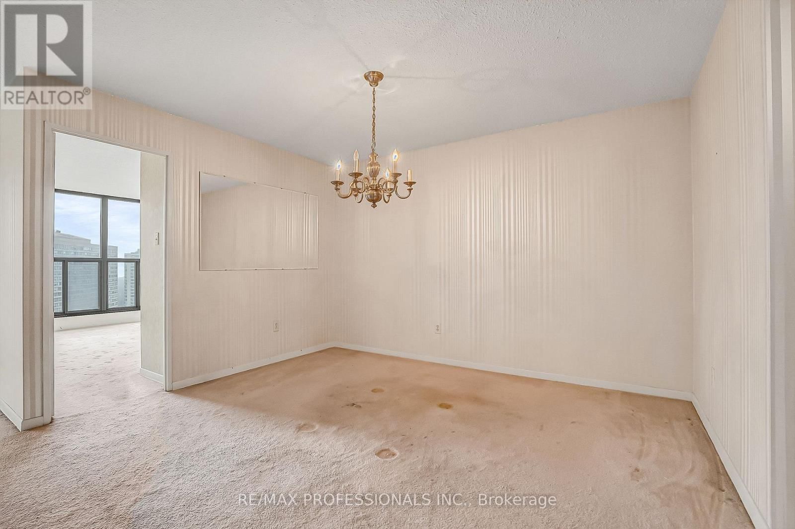 2005 - 33 ELMHURST AVENUE Image 10