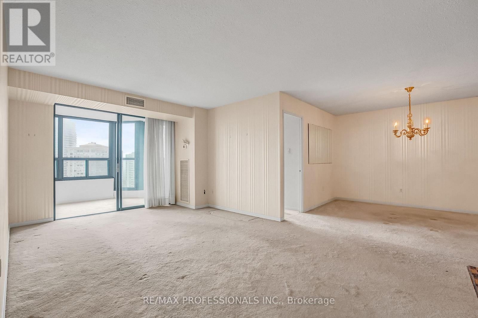 2005 - 33 ELMHURST AVENUE Image 14