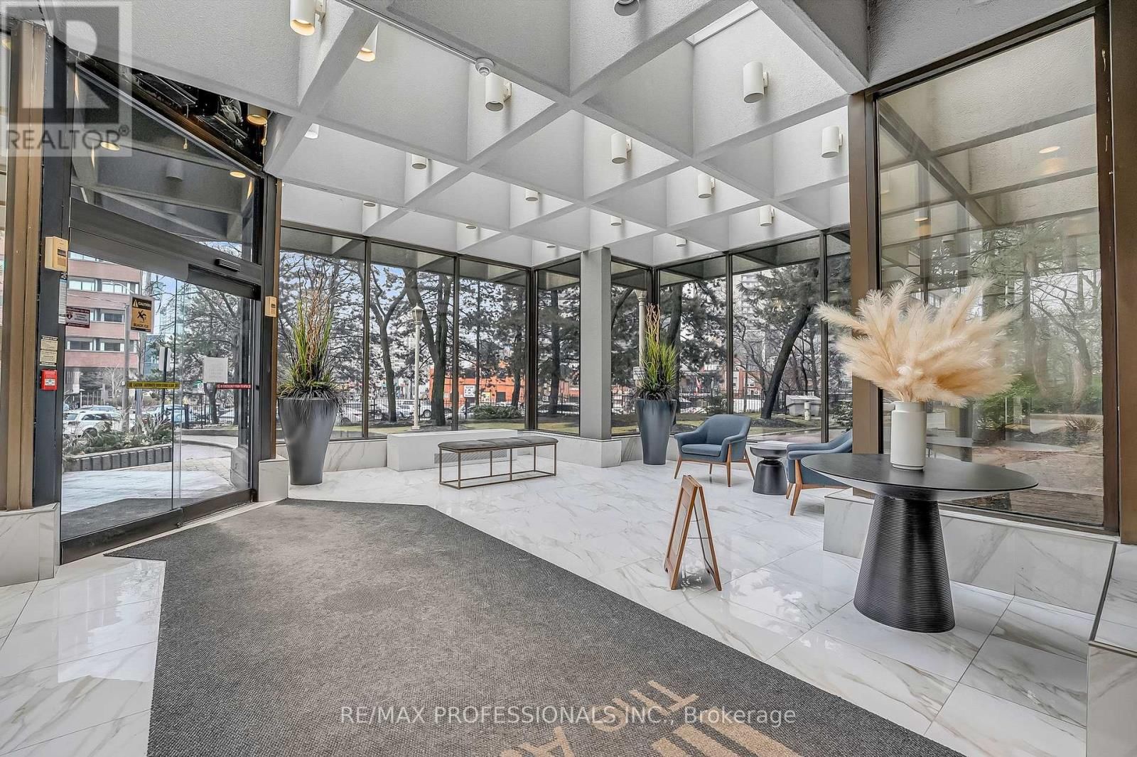 2005 - 33 ELMHURST AVENUE Image 2