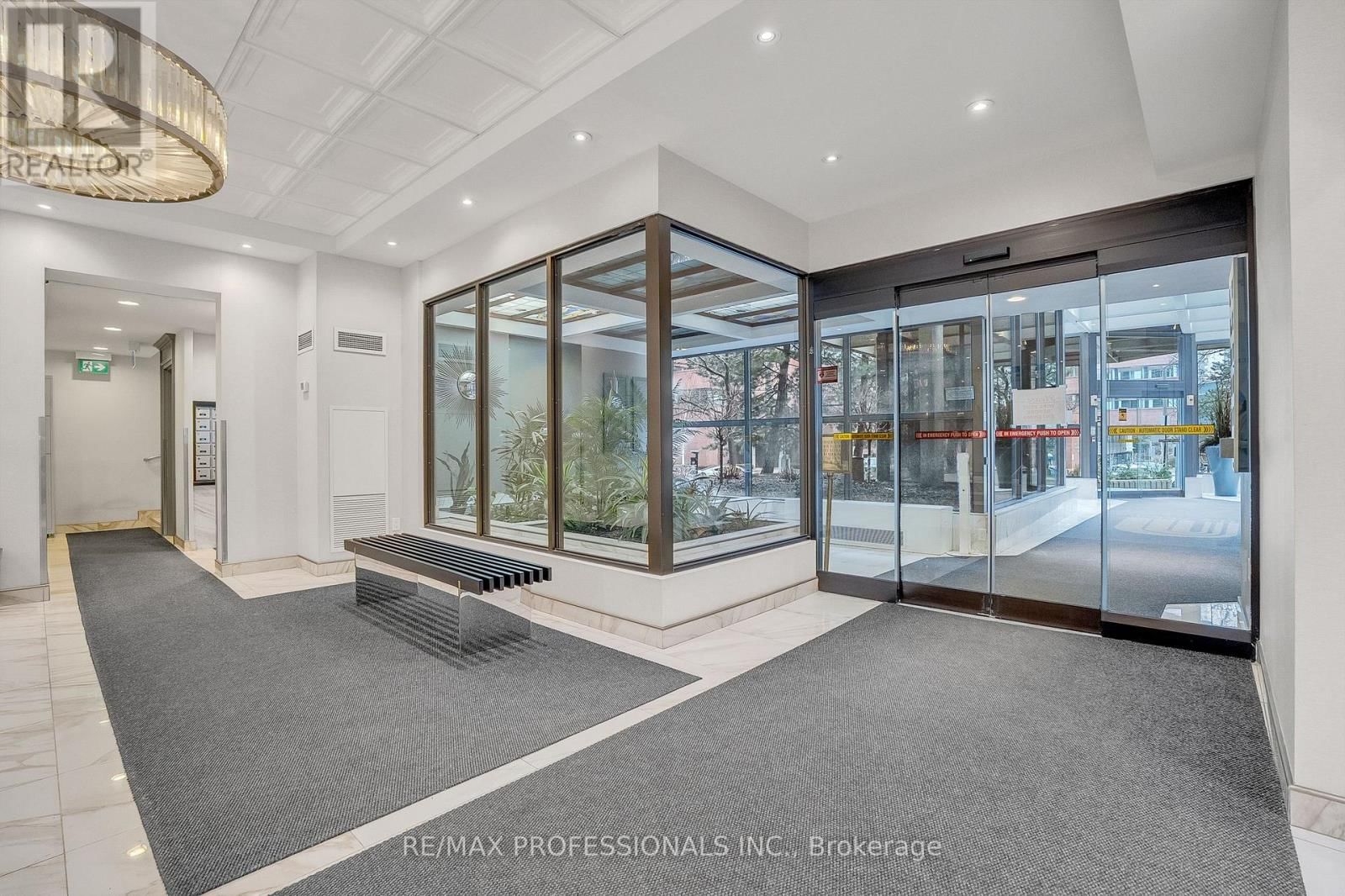 2005 - 33 ELMHURST AVENUE Image 3