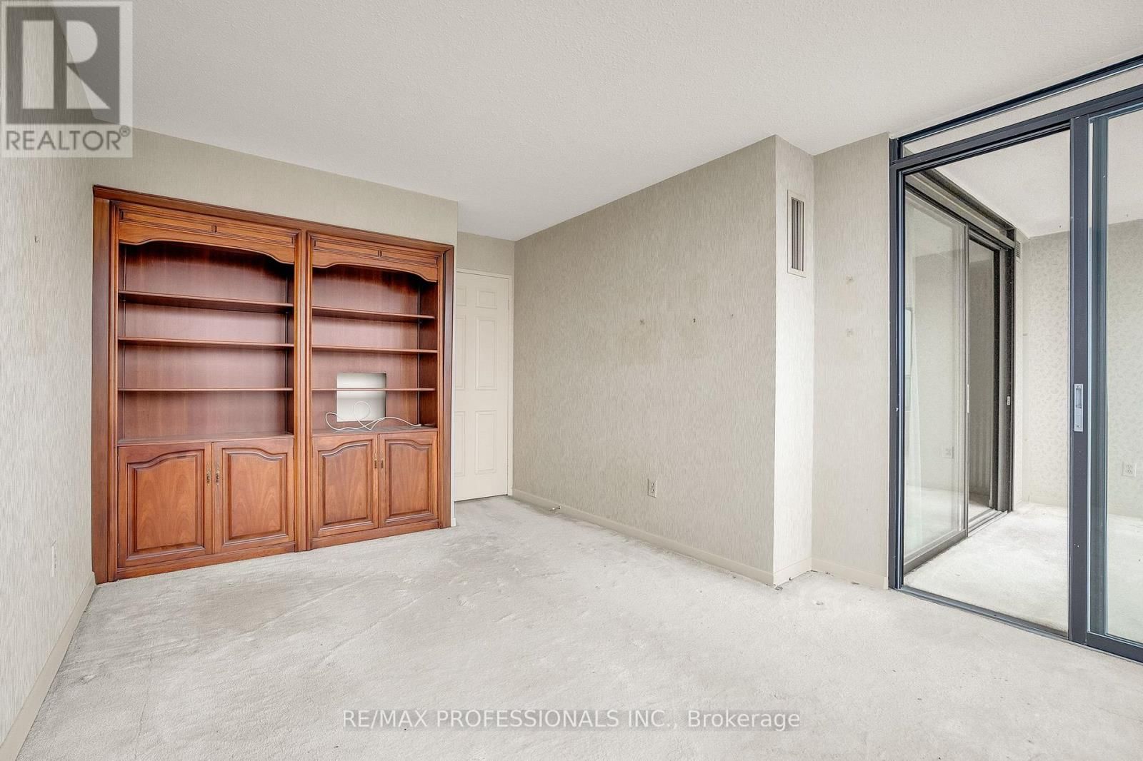 2005 - 33 ELMHURST AVENUE Image 33