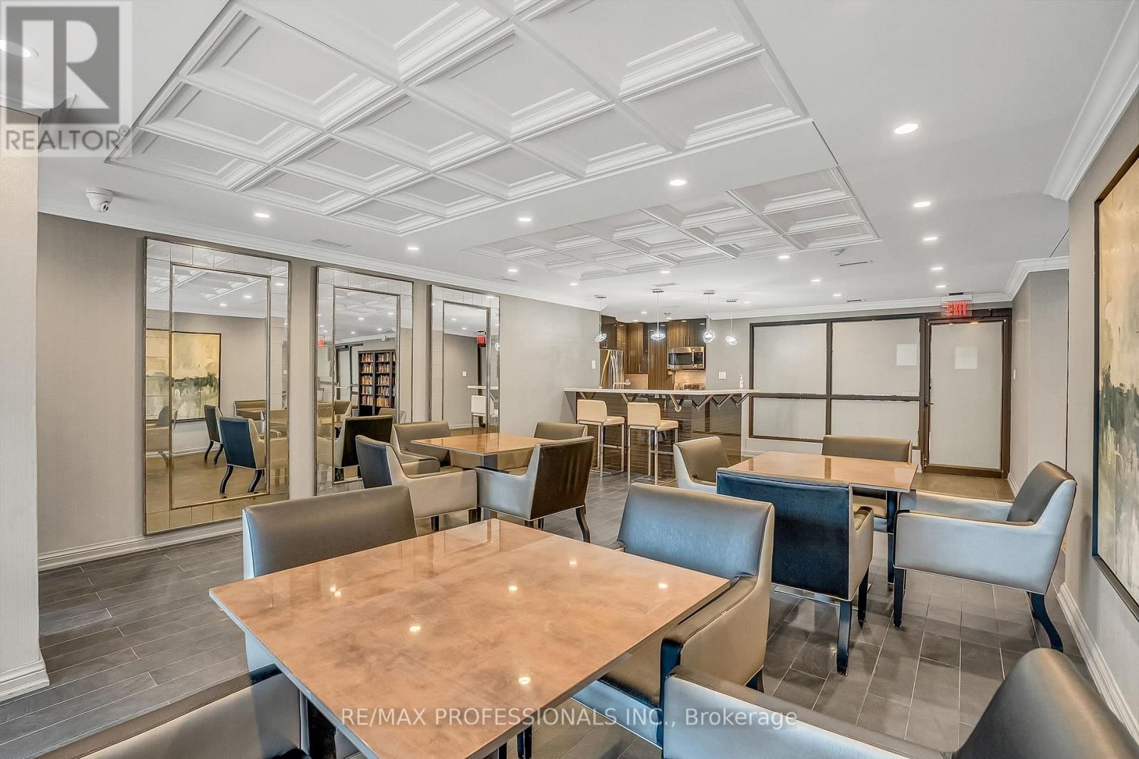 2005 - 33 ELMHURST AVENUE Image 40