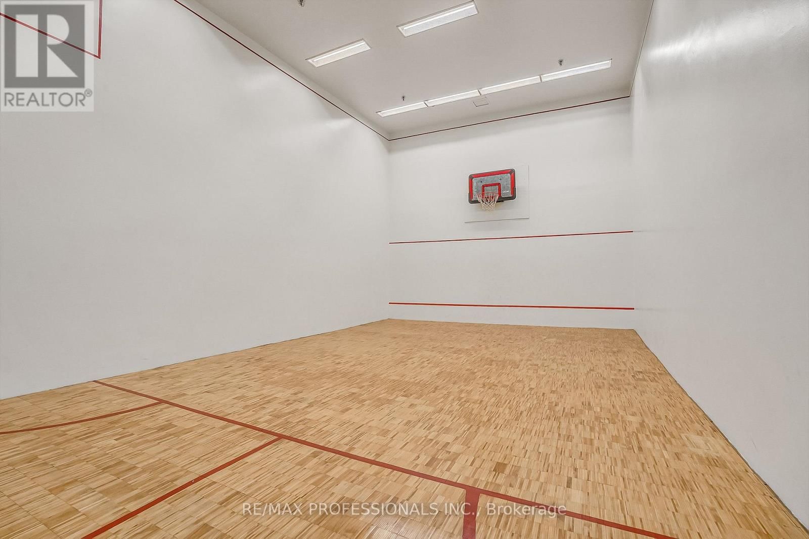 2005 - 33 ELMHURST AVENUE Image 47