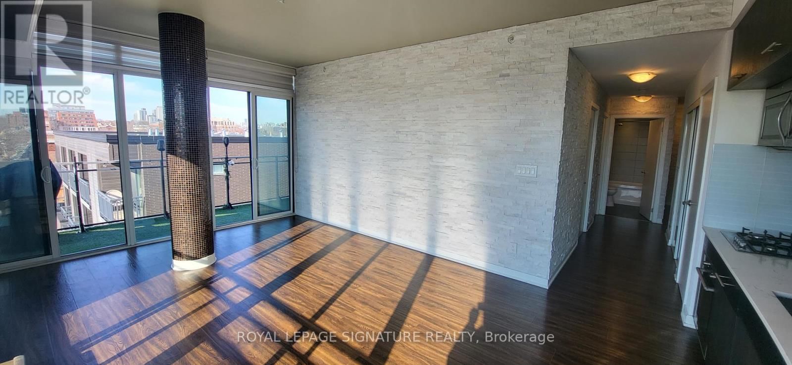 415 - 205 MANNING AVENUE Image 10